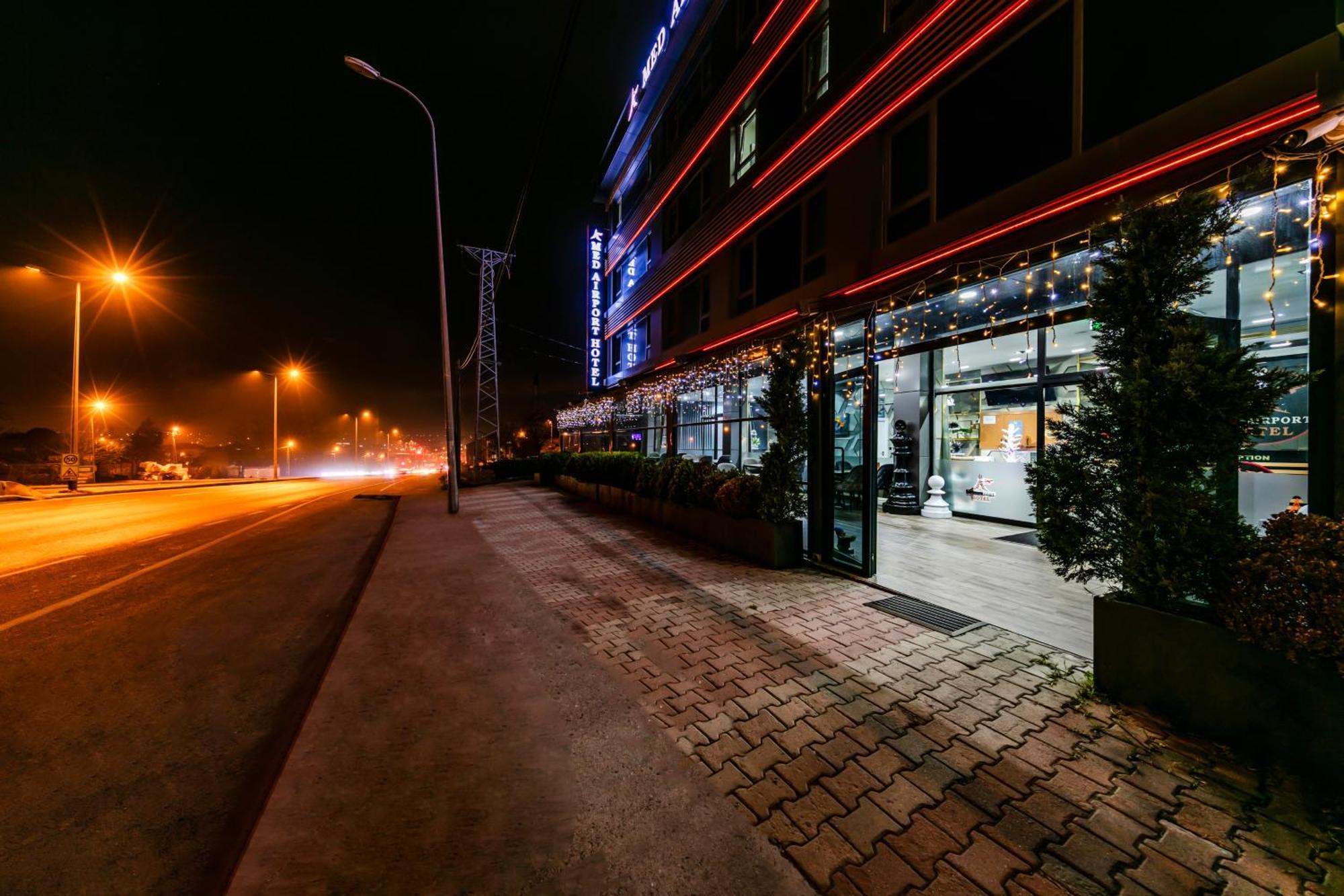 Med Airport Hotel Arnavutkoy المظهر الخارجي الصورة